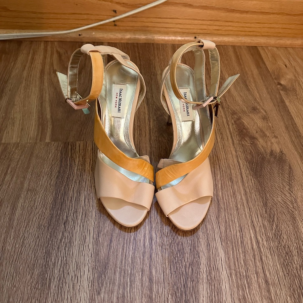 Isaac Mizrahi Beige and Orange Sandals